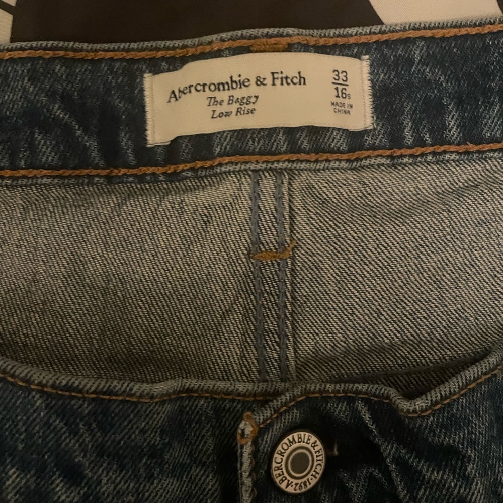 Abercrombie Low Rise Baggy Jeans Size 33